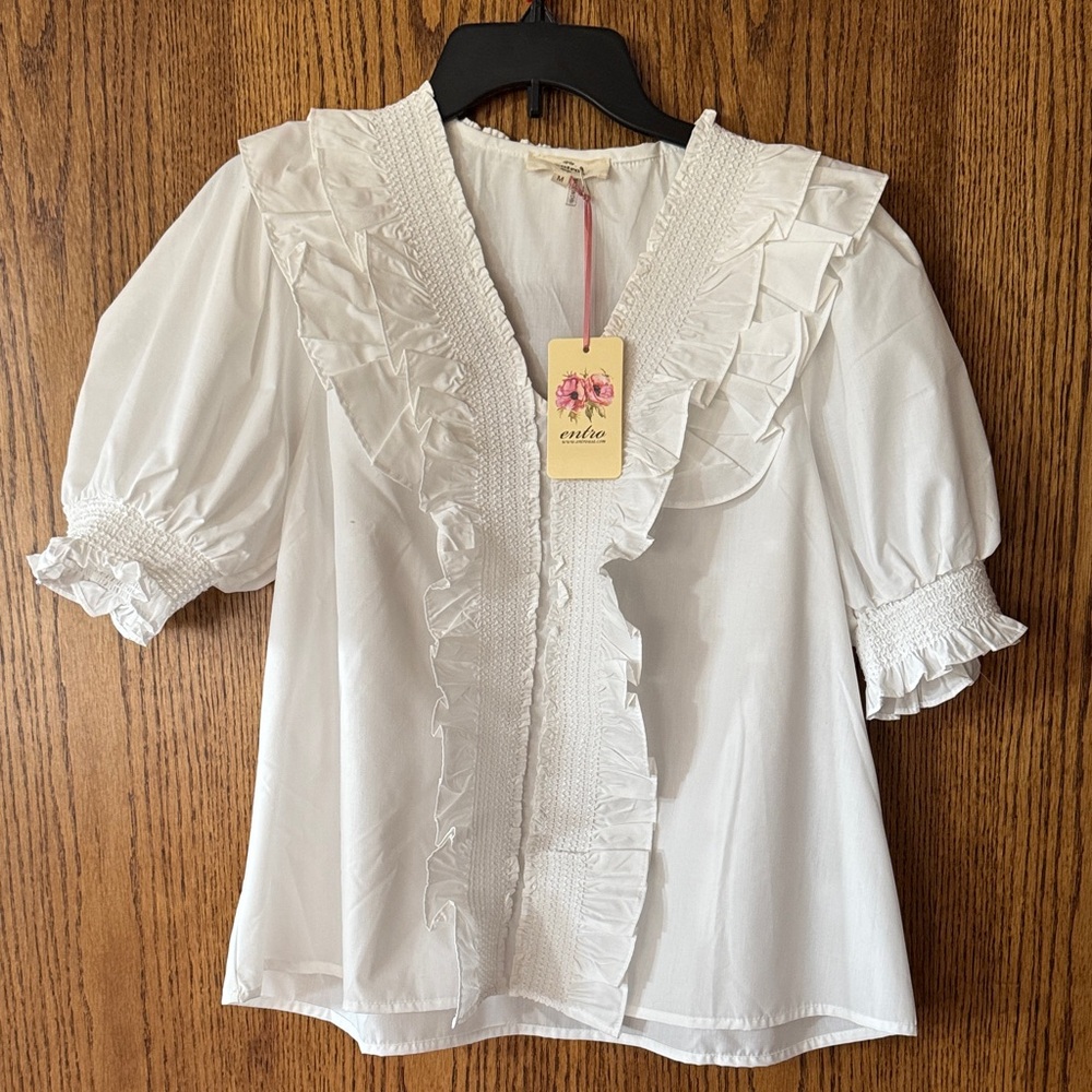 NWT Entro White Ruffled Top size M